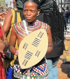 ISIYOGANA INDUNA YEZINTOMBI ZOMHLANGA